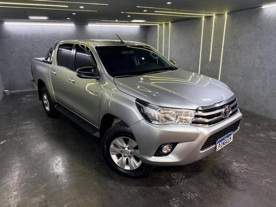 TOYOTA HILUX 2.7 SR 4X2 CD 16V FLEX 4P AUTOMÁTICO TOYOTA HILUX 2.7 SR 4X2 CD 16V FLEX 4P AUTOMÁTICO